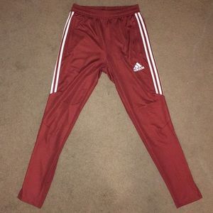 red tiro 17 training pants